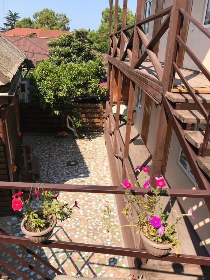 Hotel Gostevoy Dom Samir Gagra Exterior foto