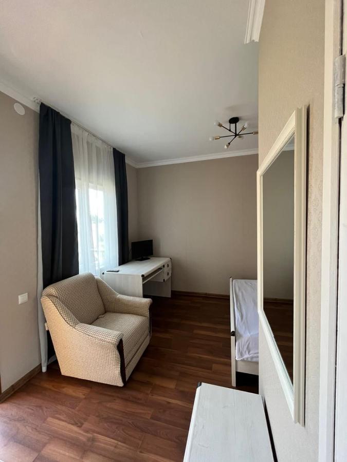 Hotel Gostevoy Dom Samir Gagra Exterior foto